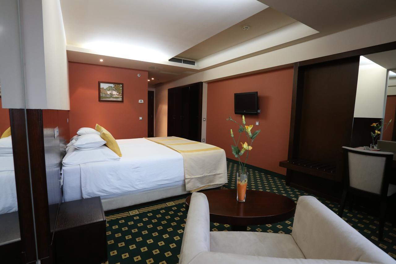 Hotel ゼニツァ エクステリア 写真