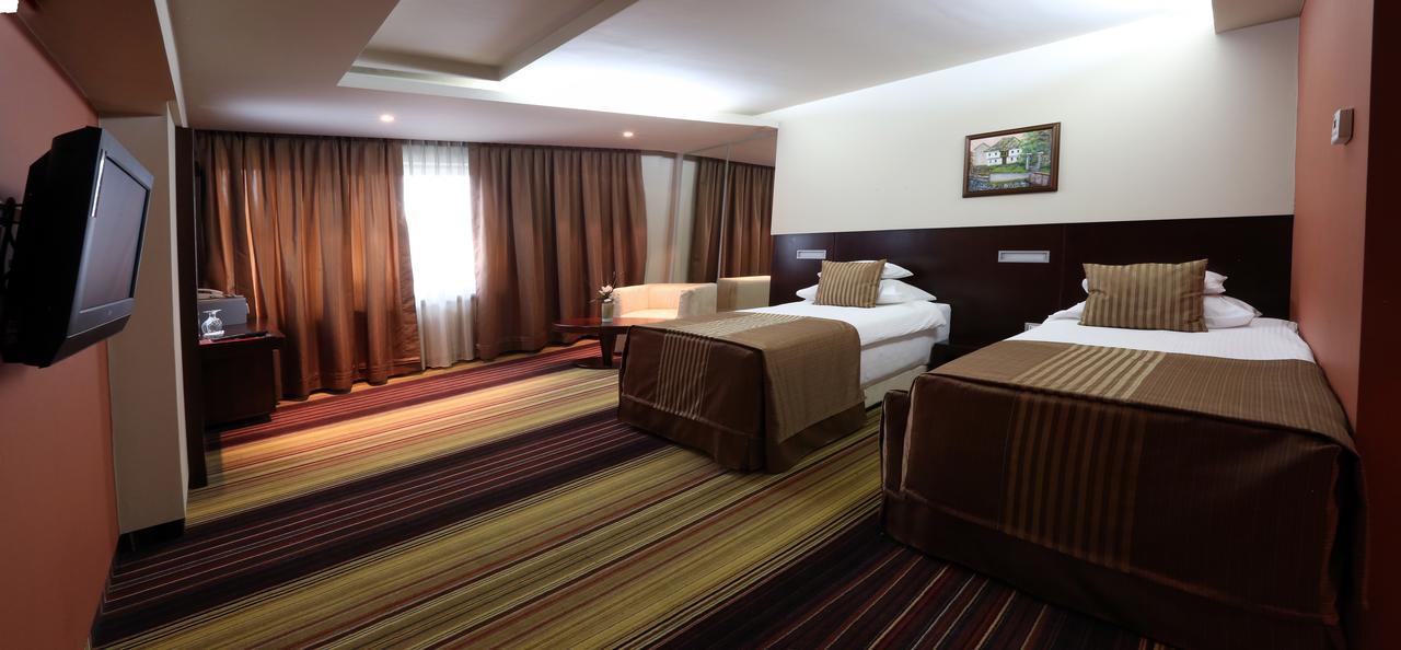 Hotel ゼニツァ エクステリア 写真