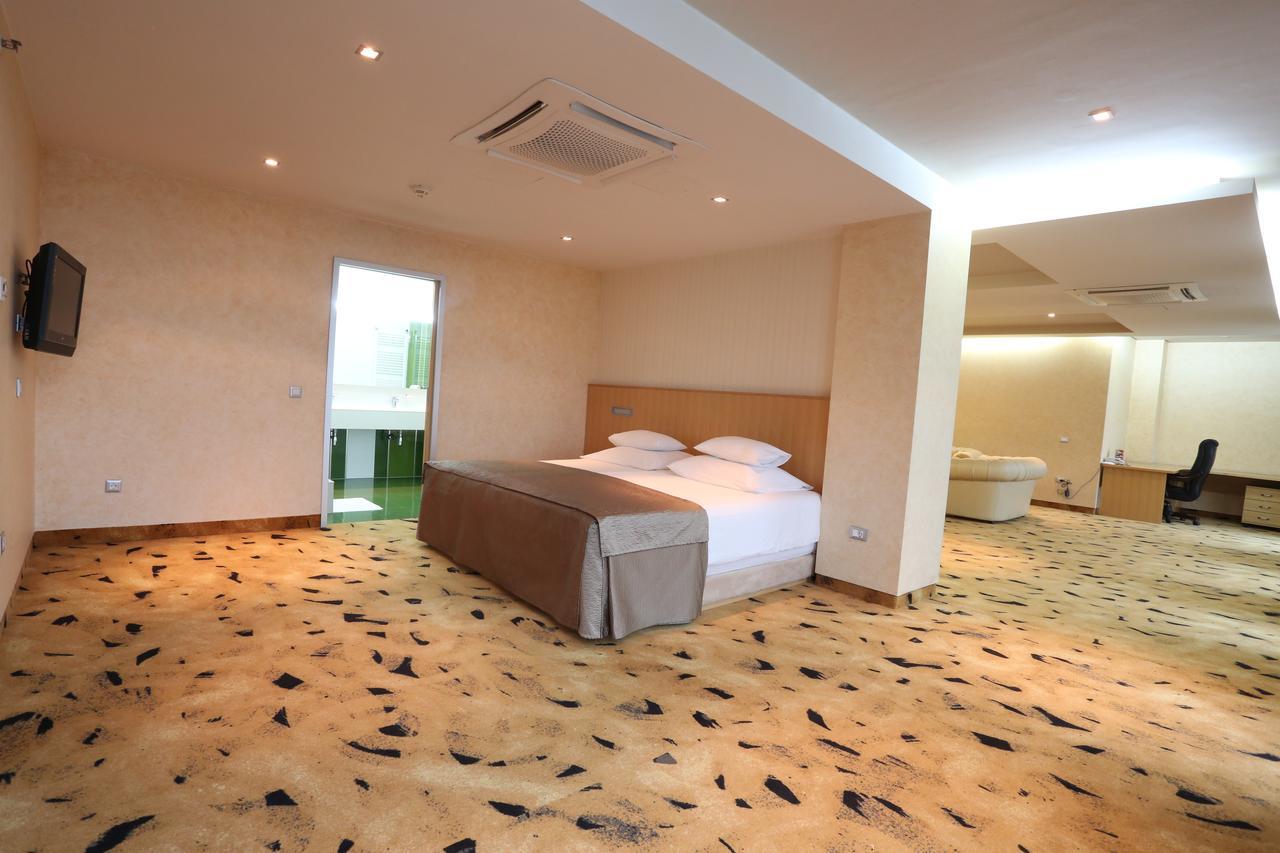Hotel ゼニツァ エクステリア 写真